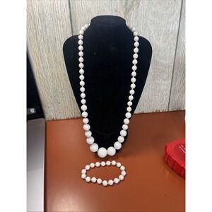 Long White Graduated Plastic Bead‎ Gold Tone Metal 23" Vintage Necklace bracelet